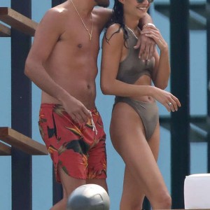 Scott Disick Reunites With Chloe Bartoli In Cannes As Bella Thorne Loses Interest Scott Disick Reunites With Chloe Bartoli In Cannes As Bella Thorne Loses Interest